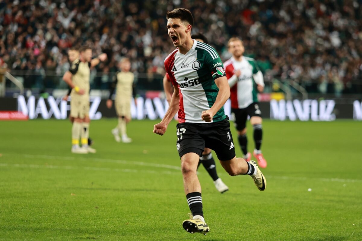 Legia Warszawa - Widzew Łódź 2024/25 | Bartosz Kapustka