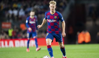 Barcelona blisko porozumienia z Manchesterem United w sprawie De Jonga, Duma Katalonii ma już następcę
