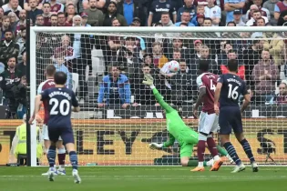 Premier League: Łukasz Fabiański ratuje remis w meczu z City na pożegnanie kapitana West Hamu