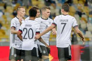 Liga Narodów: Hansi Flick wysłał powołania do reprezentacji Niemiec, nagrodzony obrońca z Southampton