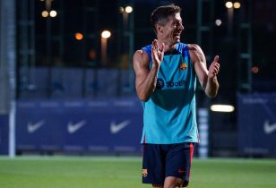 Robert Lewandowski gotowy na debiut w La Liga. FC Barcelona zarejestrowała nowe nabytki