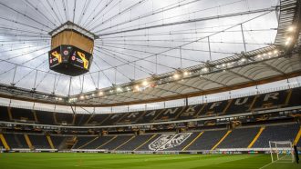 Niewypał transferowy PSG zostanie na stałe w Bundeslidze? Eintracht Frankfurt aktywuje klauzulę