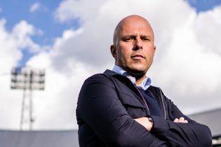 Oficjalnie: Arne Slot opuszcza Feyenoord. Potwierdza, że obejmie TEN klub