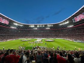 Bayern Monachium stawia na młodzież. Trzech zawodników podpisało profesjonalne kontrakty