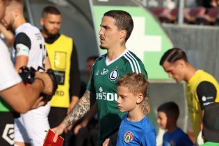 PKO BP Ekstraklasa: Legia wygrywa w Mielcu i wraca do gry o podium (WIDEO)