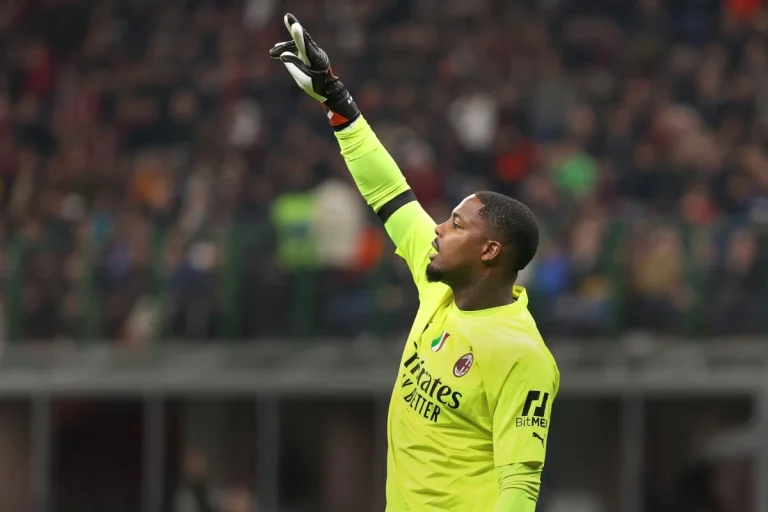 AC Milan - Mike Maignan 3