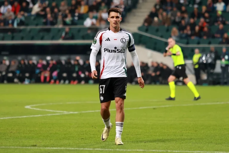 Legia Warszawa - Bartosz Kapustka 7
