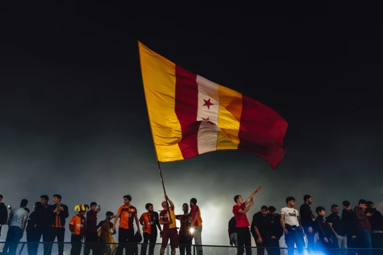 Galatasaray - logo 2 herb flaga kibice