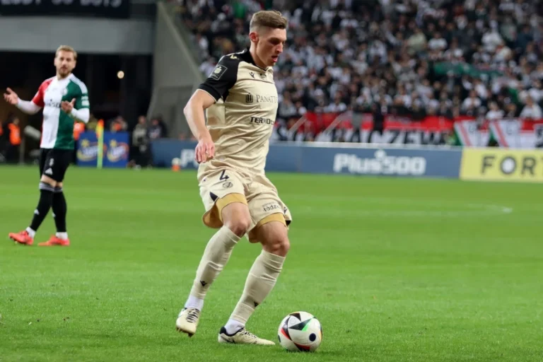 Widzew Łódź - Mateusz Żyro