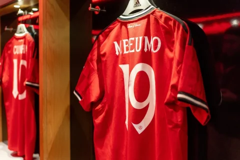 Manchester United - Bryan Mbeumo 1