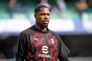 AC Milan - Mike Maignan 1