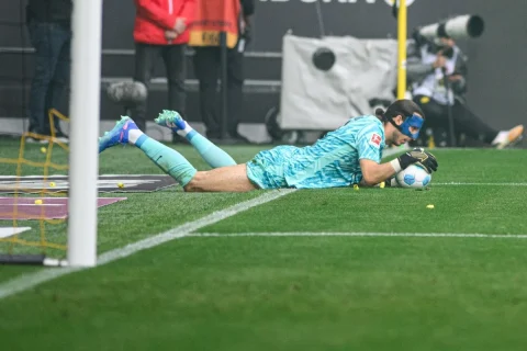 Vfl Wolfsburg - Kamil Grabara 1