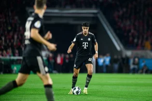 Bayern Monachium - Aleksandar Pavlovic 1