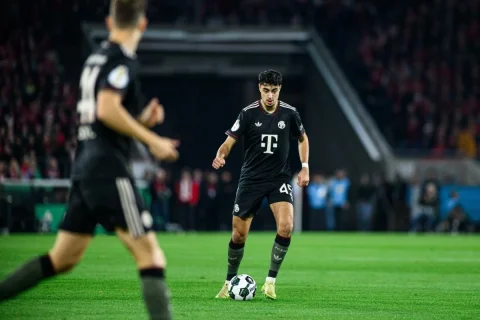 Bayern Monachium - Aleksandar Pavlovic 1