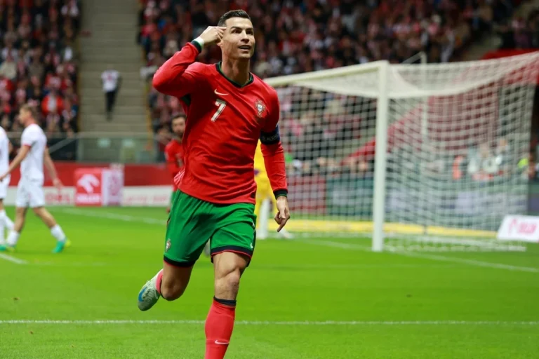 Reprezentacja Portugalii - Cristiano Ronaldo 12