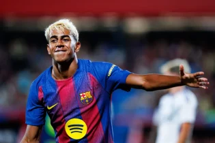 FC Barcelona - Lamine Yamal 1