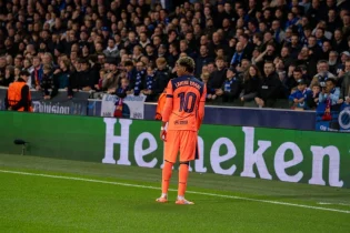 FC Barcelona - Lamine Yamal 8