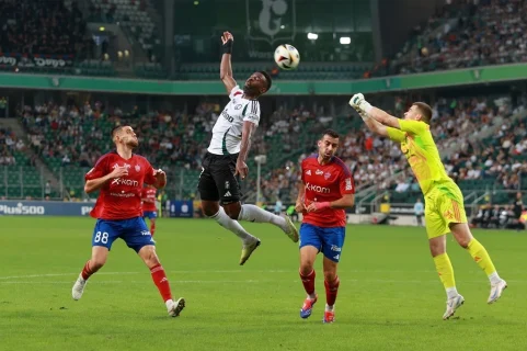 Legia Warszawa - Jean-Pierre Nsame 8