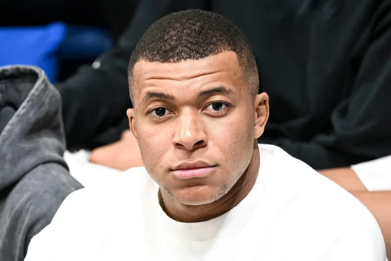 Real Madryt - Kylian Mbappe 11