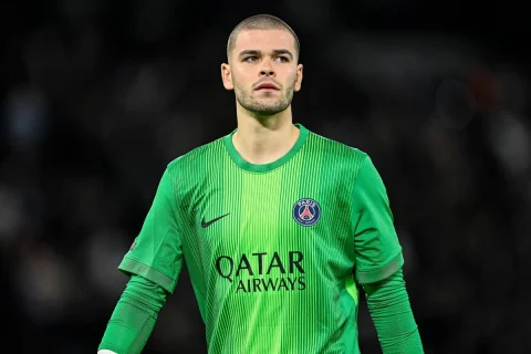 PSG - Lucas Chevalier 1 | Paris Saint-Germain