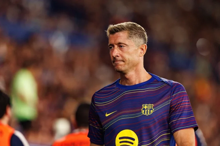 FC Barcelona - Robert Lewandowski 4