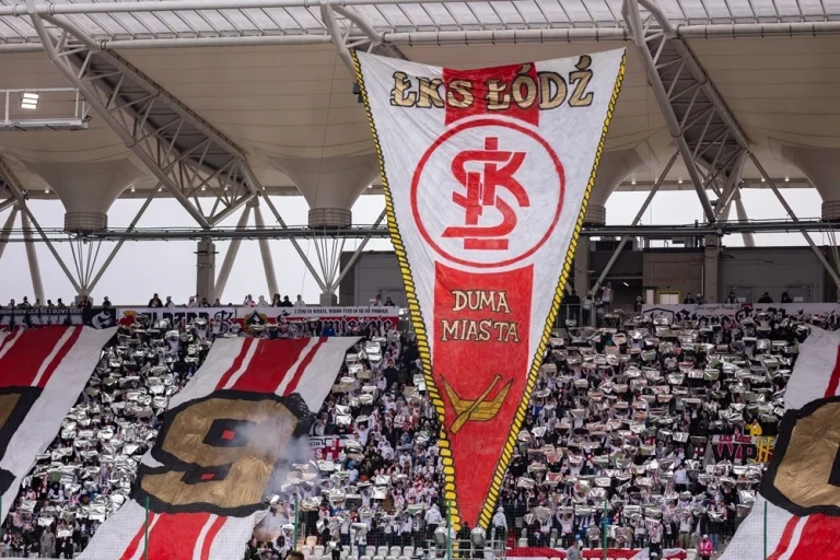 ŁKS Łódź - logo herb flaga kibice
