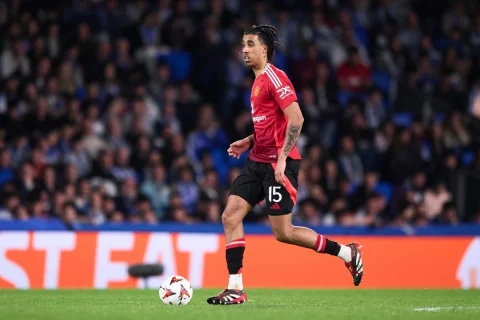 Manchester United - Leny Yoro 1