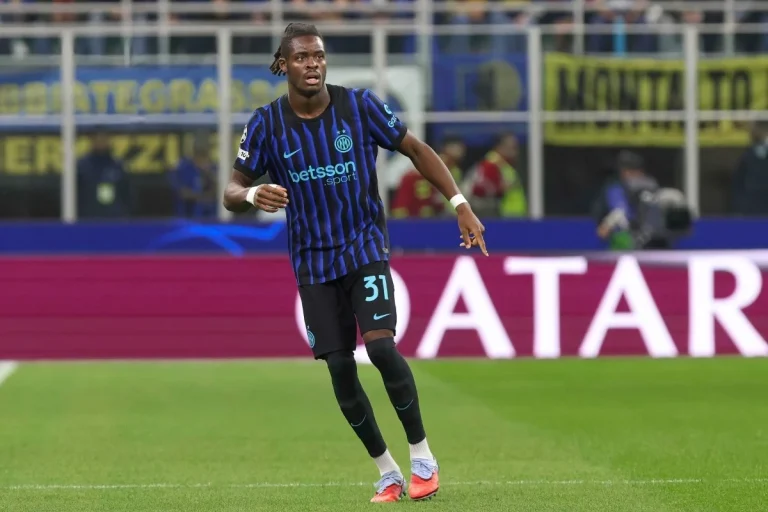 Inter Mediolan - Yann Bisseck 1