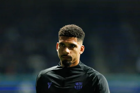 FC Barcelona - Ronald Araujo 3