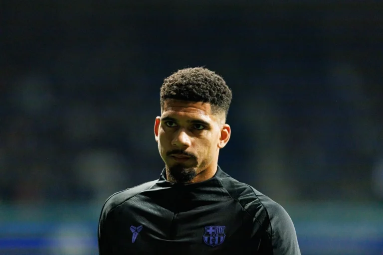 FC Barcelona - Ronald Araujo 3