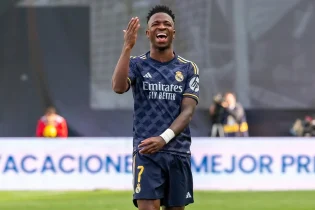 Real Madryt - Vinicius 8