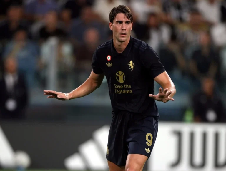 Juventus - Dusan Vlahović