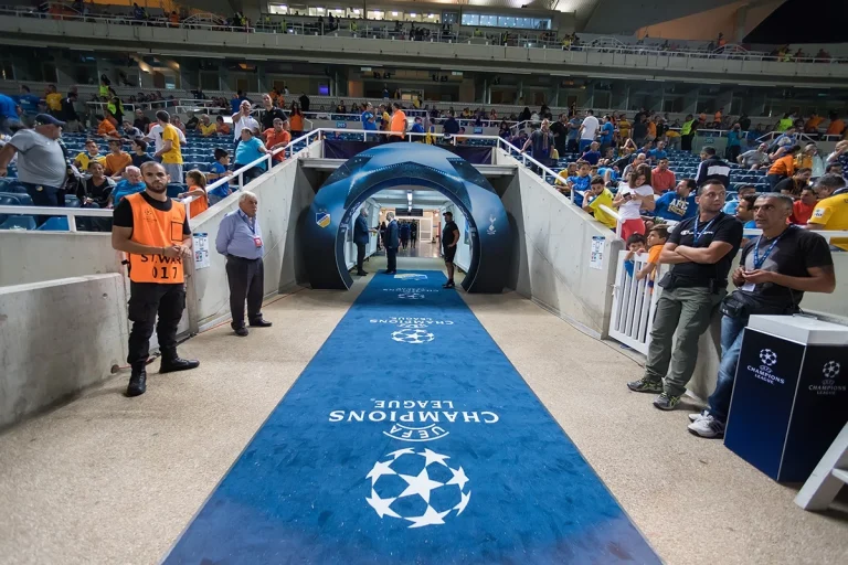 Liga Mistrzów - piłka 4 tunel