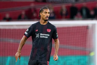 Bayer Leverkusen - Loic Bade 1