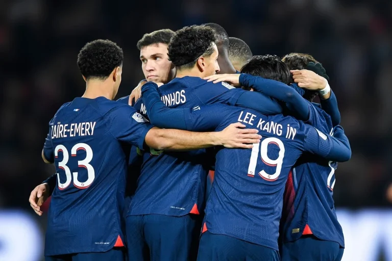PSG - piłkarze 3 Warren Zaire-Emery i Lee Kang In | Paris Saint-Germain