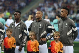 Real Madryt - Eder Militao, Kylian Mbappe i Vinicius