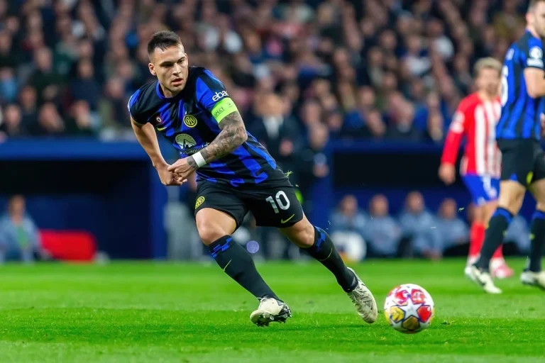 Inter Mediolan - Lautaro Martinez 3