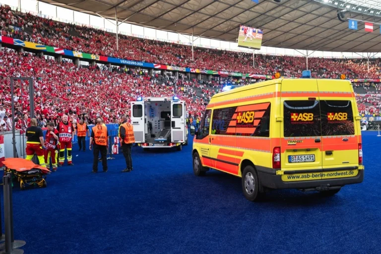 Piłka nożna | Zaślepka - Karetka/kontuzja/ambulans